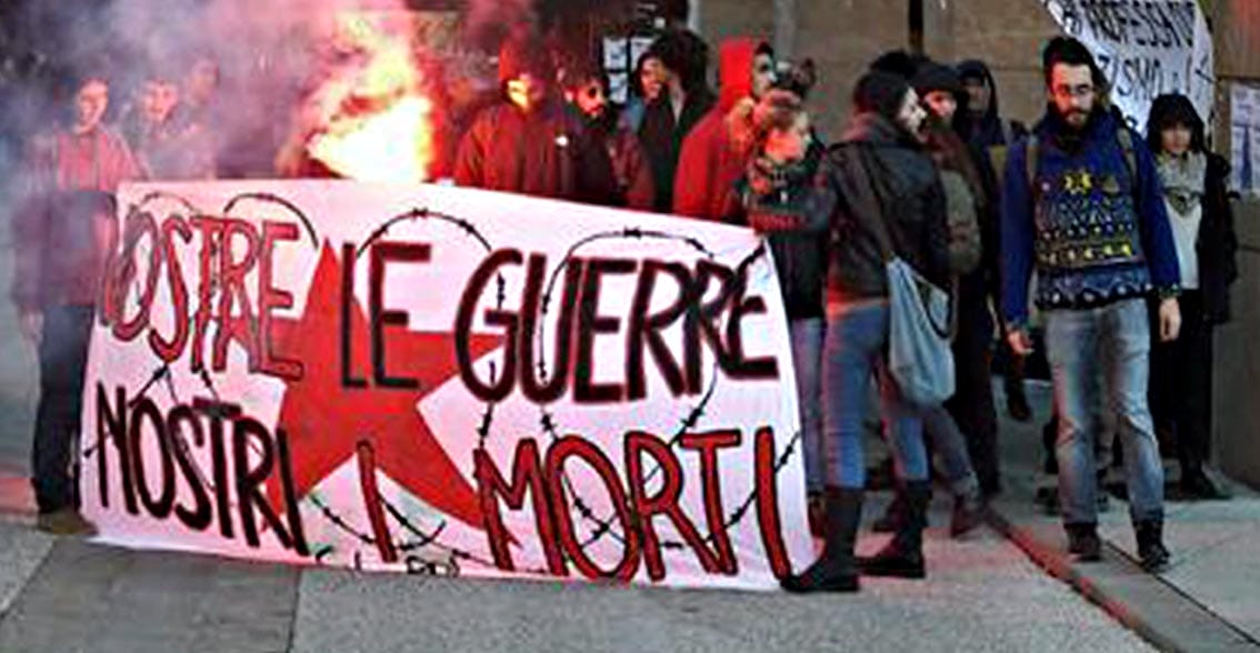 Firenze, proteste all’Università per l’incontro con Santanchè