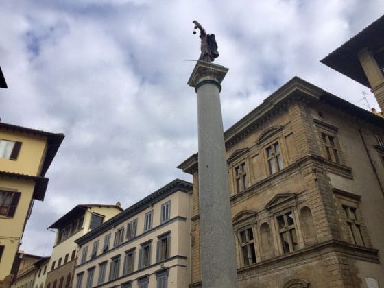 Restaurata la colonna della Giustizia di Firenze