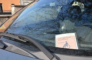 Multe Firenze, “Per i disabili motori le piazze sono l’unica soluzione al parcheggio”