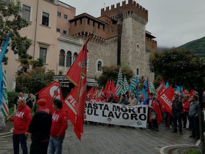 Incidenti sul lavoro: ‘basta morti in cava’, corteo a Carrara 