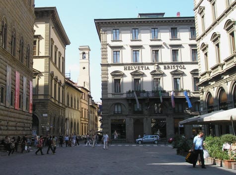 Firenze: da lunedì in funzione dissuasori in p.zza Strozzi