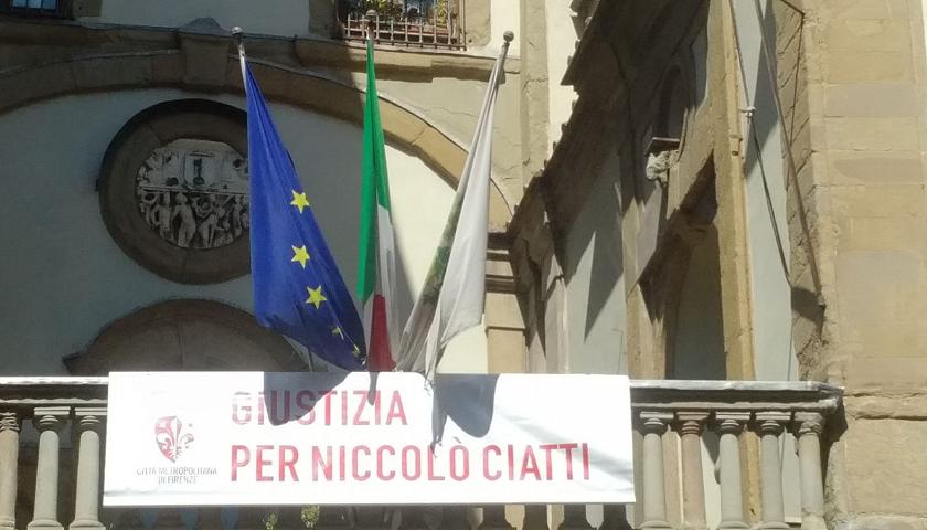 Firenze: striscione per chiedere giustizia per Nicco Ciatti su facciata p.zzo Medici Riccardi