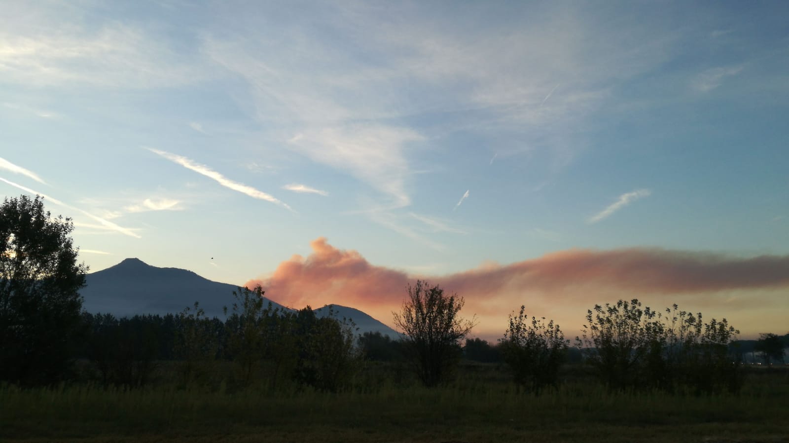 Fiamme alte a Vicopisano. Nuovamente attivati i mezzi aerei