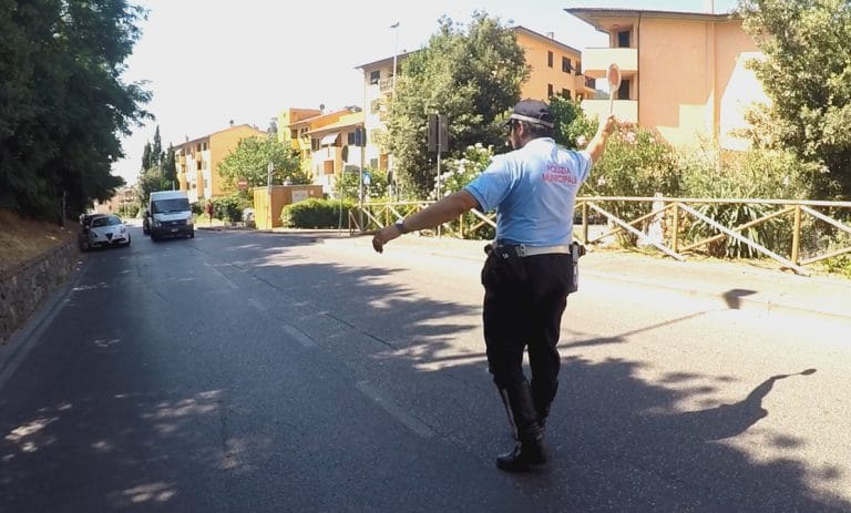 Firenze:  175 multe non pagate,  confiscato  suv a 60enne