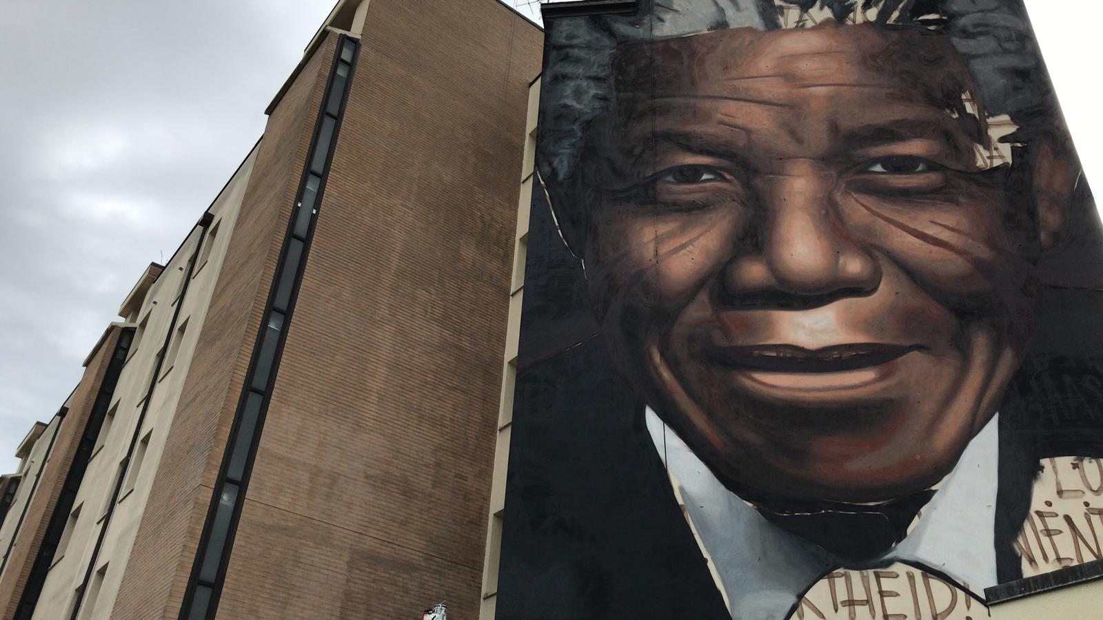 Mandela sulle case popolari, il più grande murales di Firenze