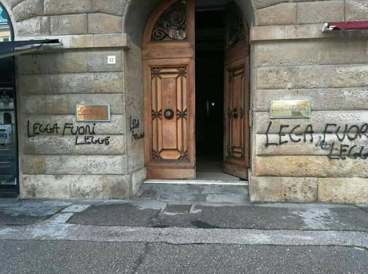 Livorno: Lega apre sede, 200 a presidio protesta