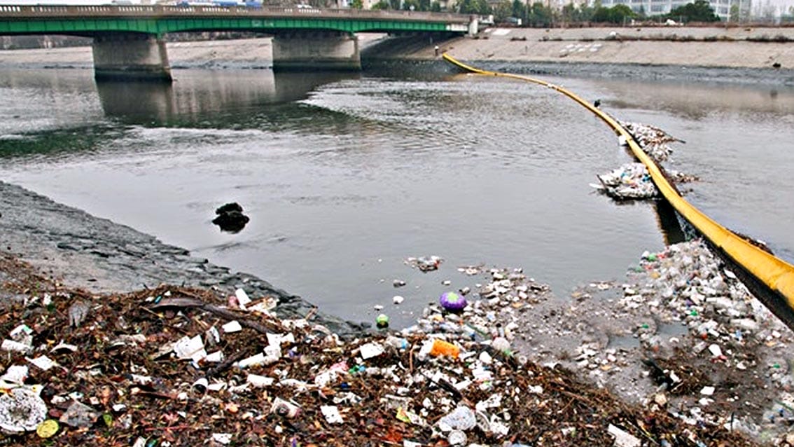 ‘Arno d’aMare’, barriera sull’Arno per intercettare rifiuti