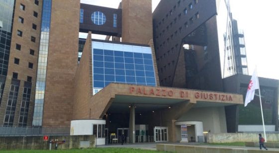Fatture false: condannati a 1 anno e 9 mesi i genitori Renzi