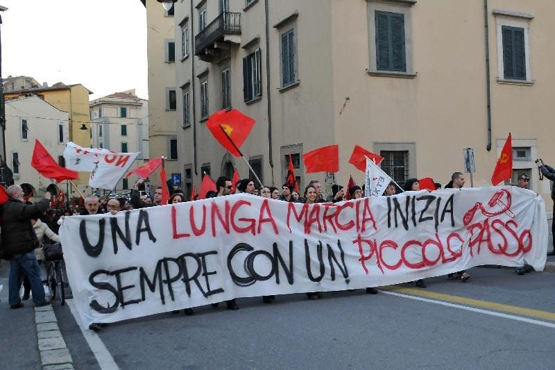 A Livorno corteo celebra 98 anni fondazione Pci