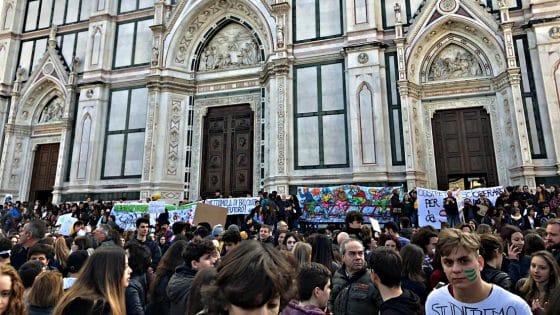 Fridays For Future Firenze: presidio sotto il Comune per l’emergenza climatica