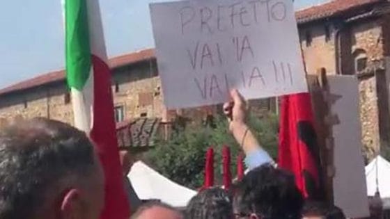 Prato: questore annuncia denuncia per iscritti Anpi che hanno fischiato lui e la prefetta