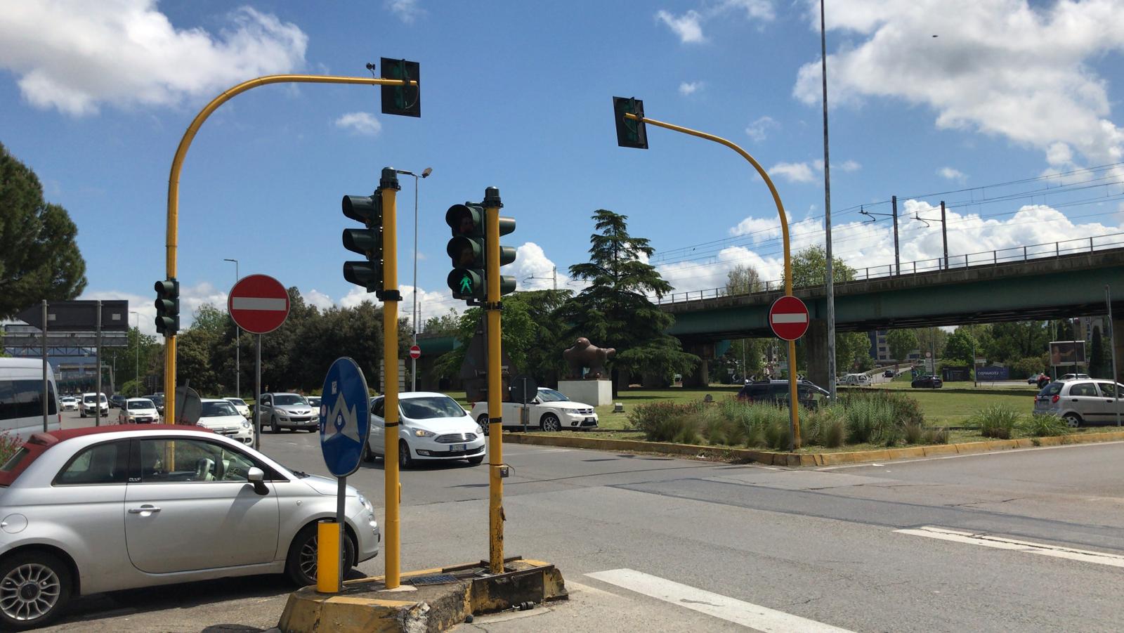 Sicurezza stradale, a Firenze arrivano i nuovi semafori intelligenti