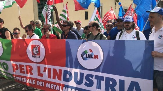 Sciopero metalmeccanici: oltre 10 mila in corteo a Firenze