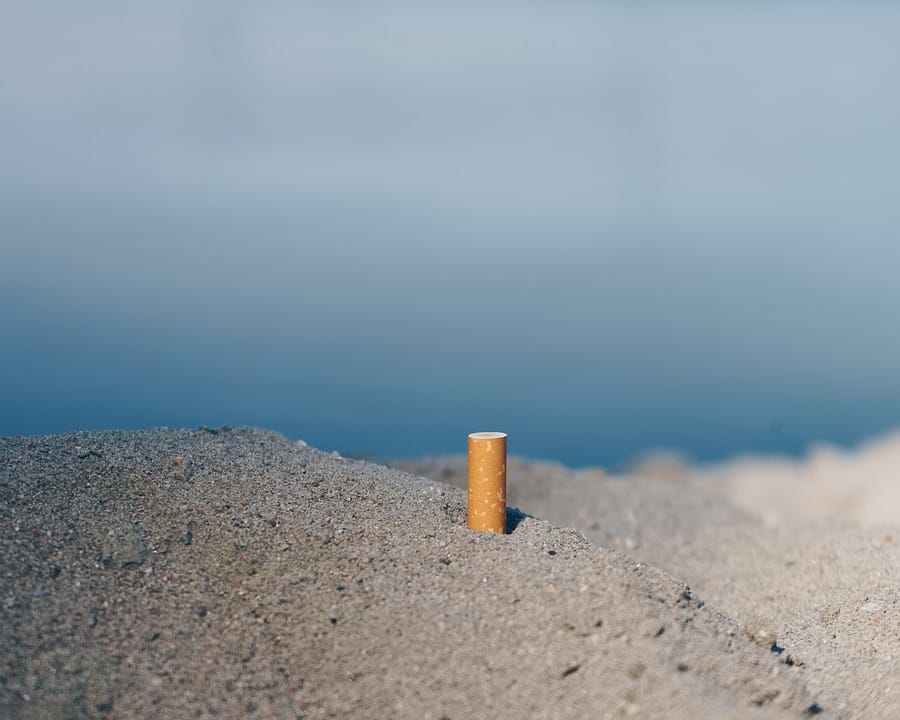 Sigarette: Codacons diffida i prefetti in Toscana, vietare fumo in spiaggia