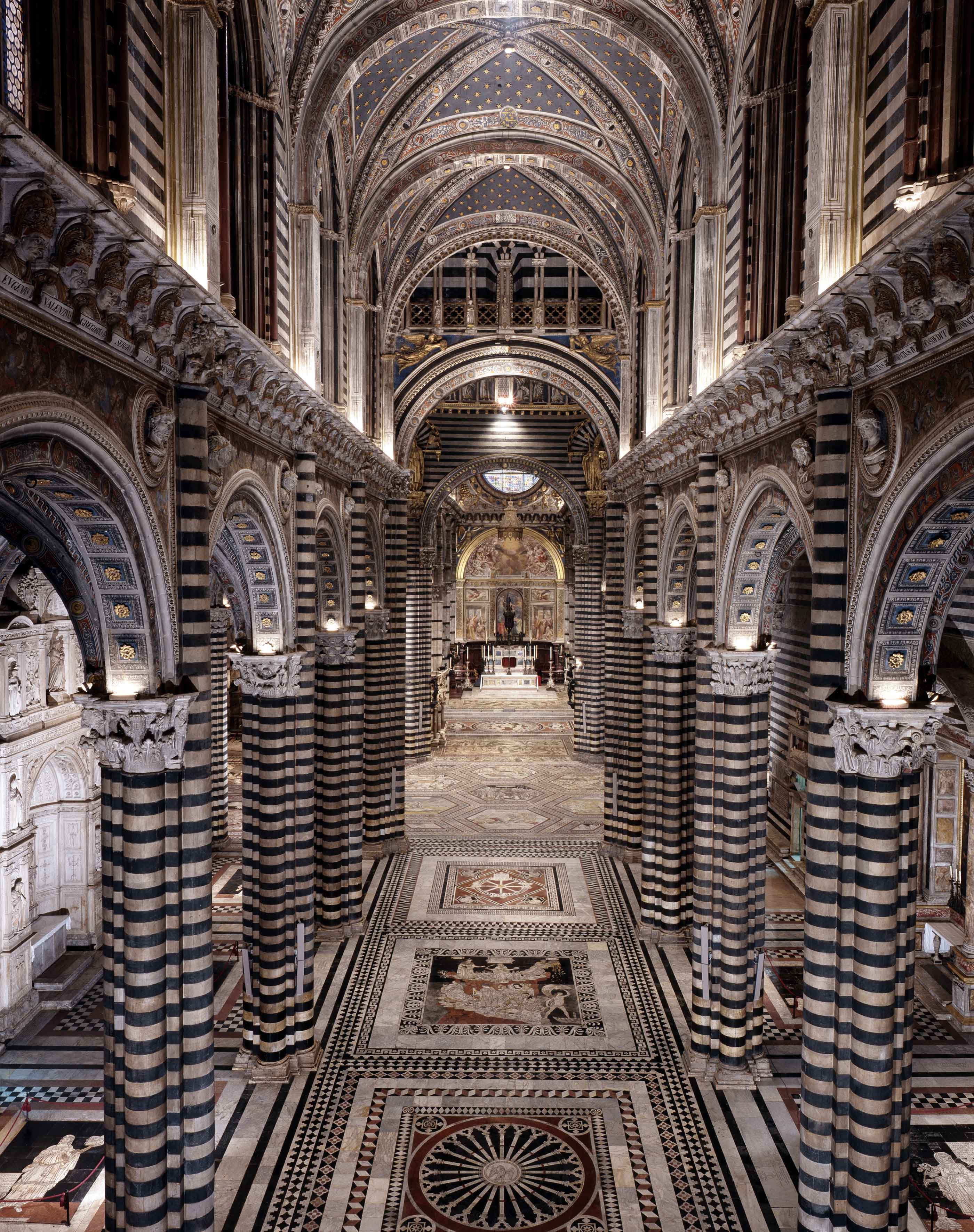 Siena: torna visibile il pavimento del Duomo