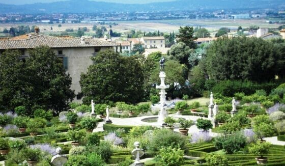 500 Cosimo Caterina: fontane accese nel giardino della Villa Medicea di Castello e della Grotta degli Animali