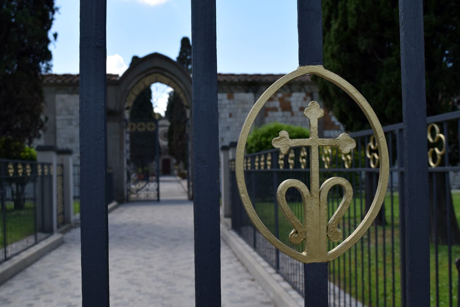 Prato:ingresso cimitero Misericordia Prato