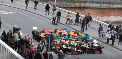 Sciopero clima: Greta posta video di un flash mob a Pisa 