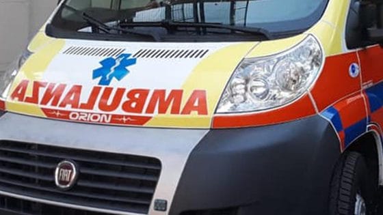 Firenze: parcheggiano ambulanza davanti a garage,  volontari 118 aggrediti  mentre soccorrono paziente