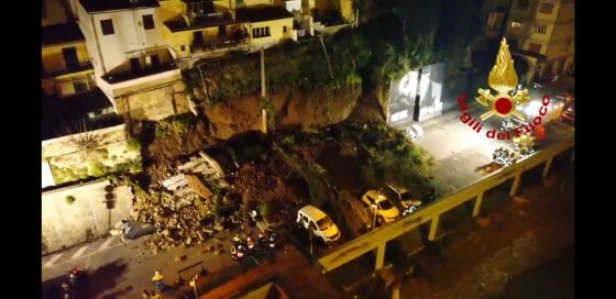 Crolla muro collina a Montelupo: 5 famiglie evacuate