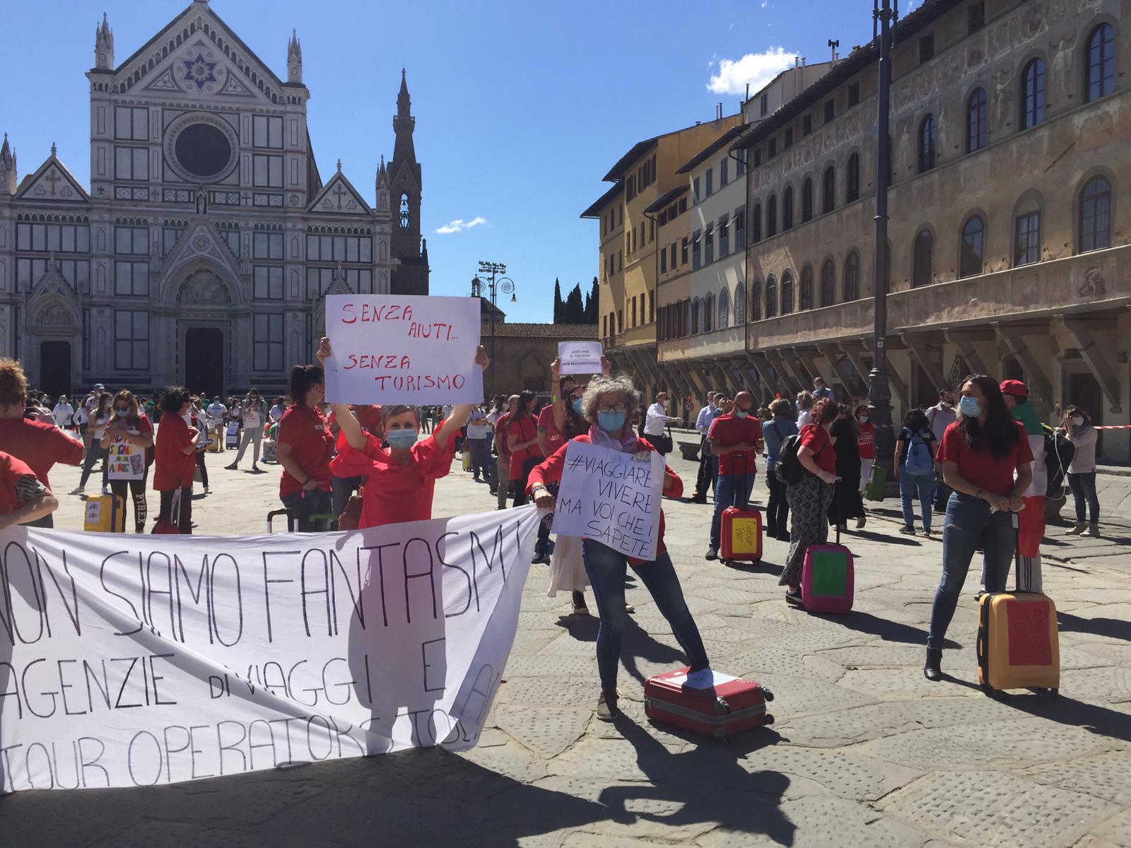 Agenzie di viaggio in piazza Santa Croce: ‘senza aiuti, senza turismo’