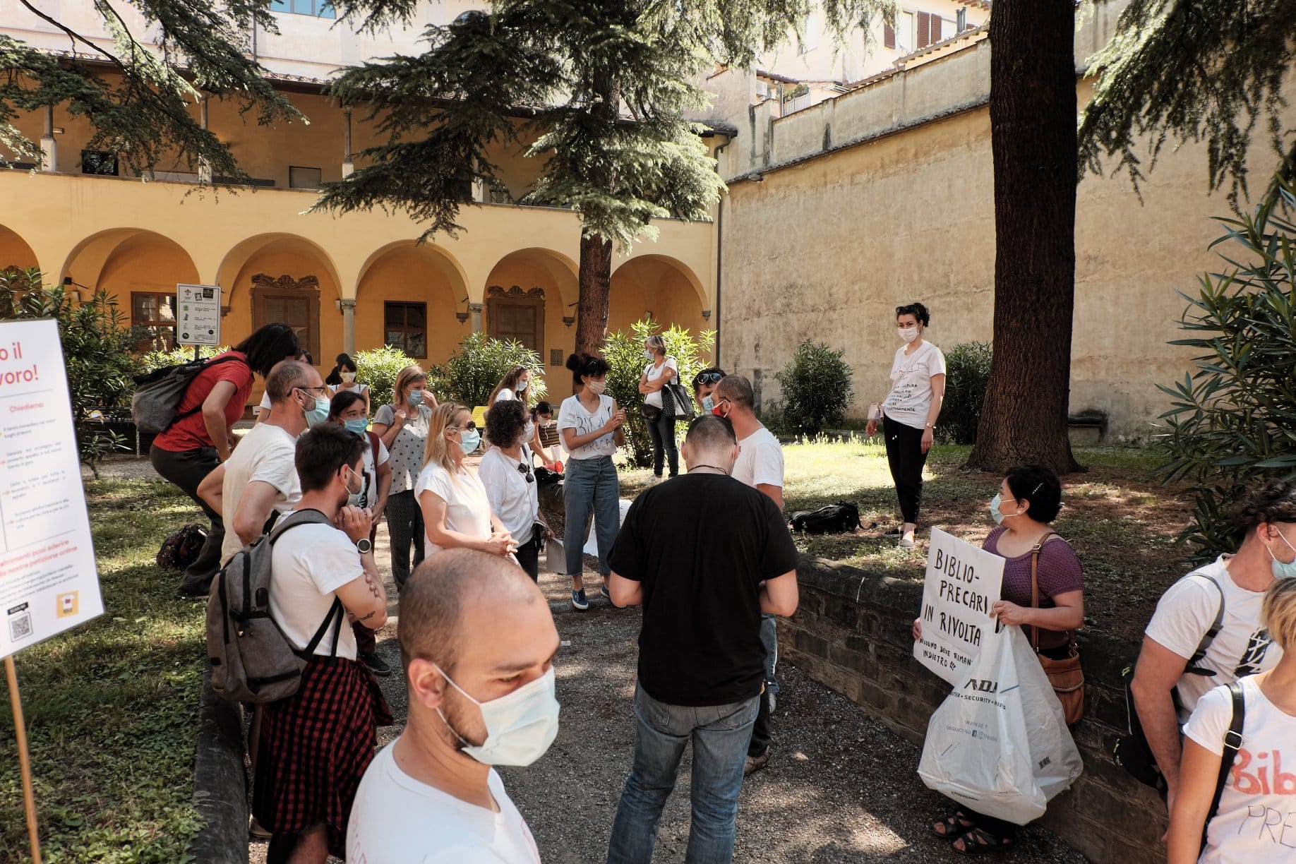 Biblioprecari: oggi la consegna delle 5 mila firme a Firenze
