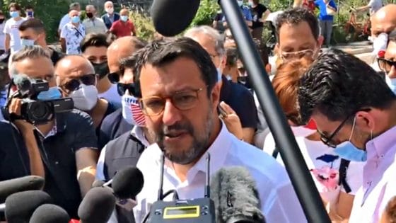 Salvini: “In commissione parità Regione Toscana donna che appoggia Talebani”