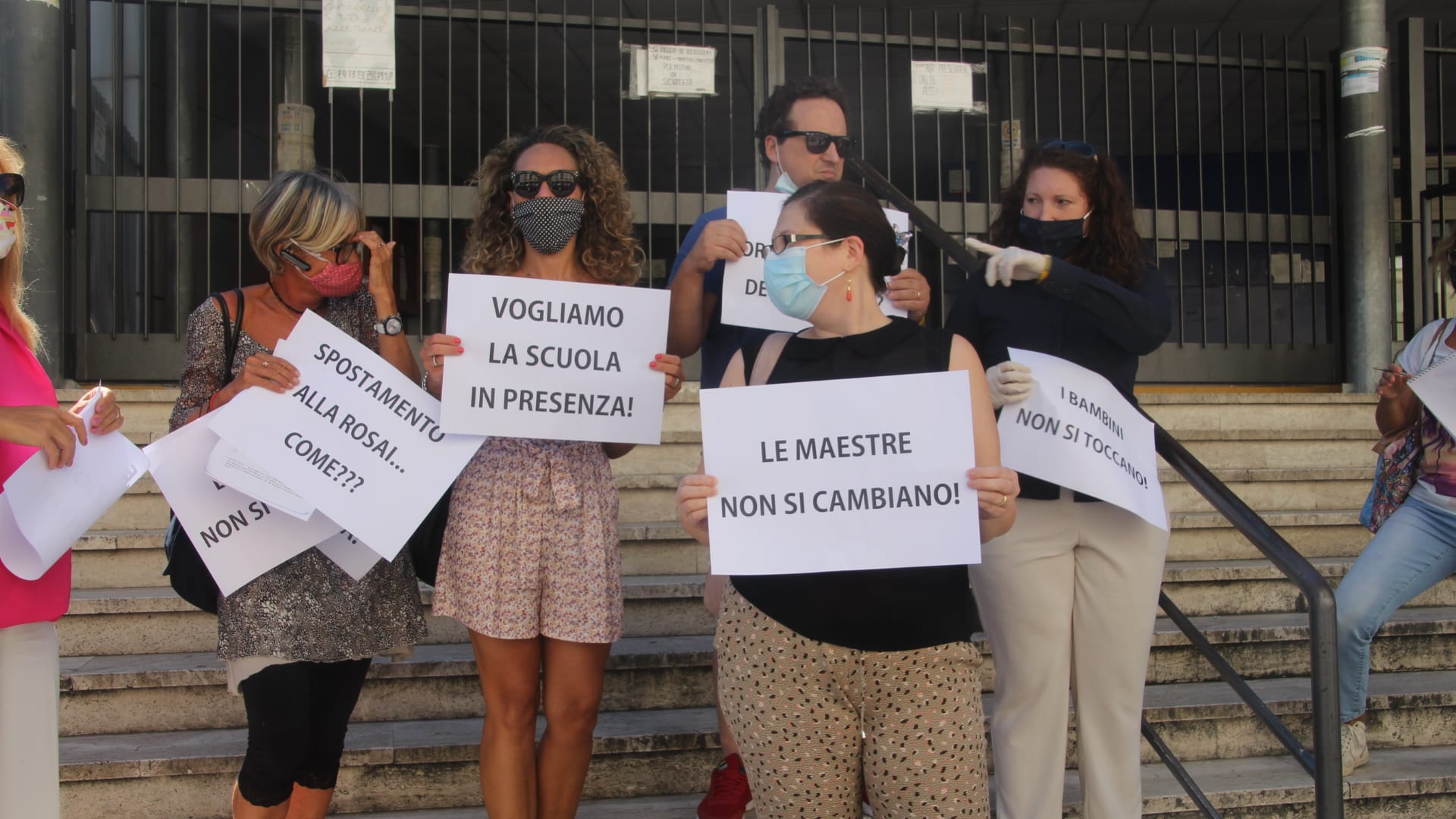 VIDEO: Scuola: in Toscana 60% di recupero in presenza, protesta genitori a Firenze “troppe incertezze”