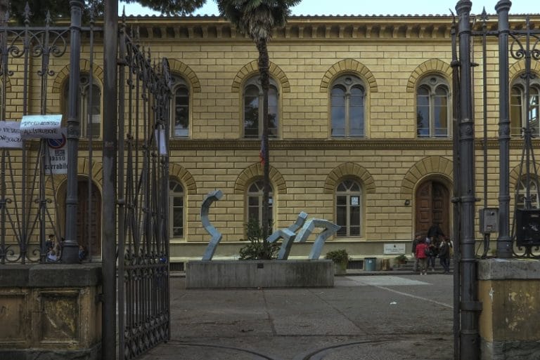 Pisa: scuola chiusa oggi per “mancata sanificazione” dopo le elezioni, la testimonianza della dirigente