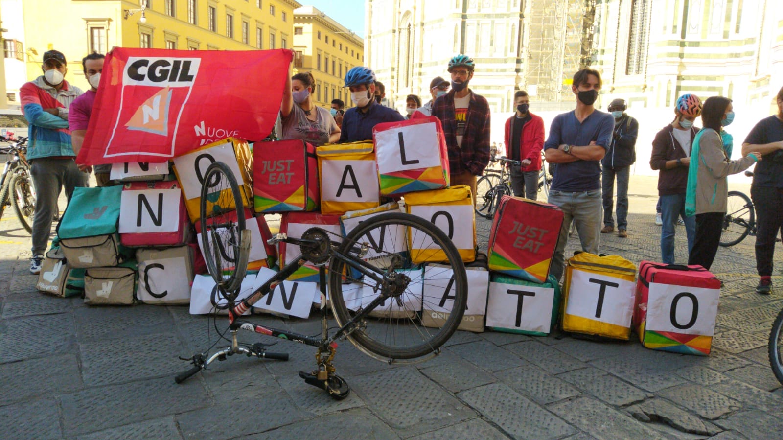 Riders contro il contratto nazionale, presidio in Piazza Duomo