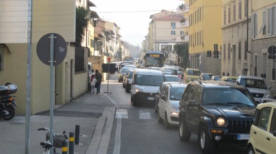 Mobilità, Legambiente:  a Firenze troppe auto private