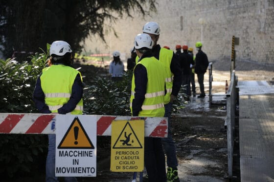 Pisa: operaio licenziato per linea stradale storta