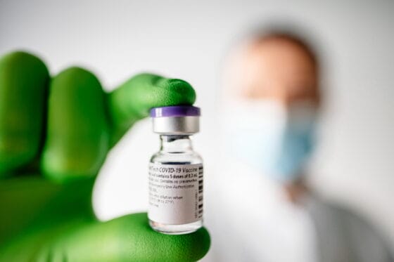 Vaccino anti Covid, arrivate le nuove 31.590 dosi Pfizer-BioNTech