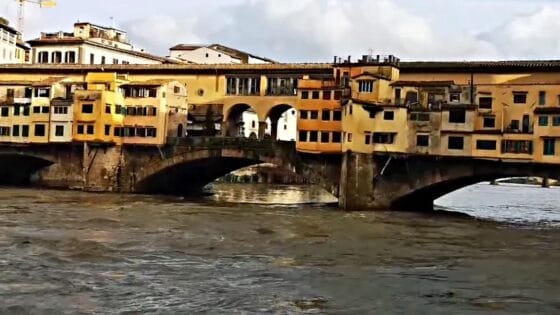 Firenze e Pisa, piena dell’Arno ma nessuna criticità