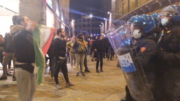 Scontri Firenze, arrestato anche 25enne leader protesta