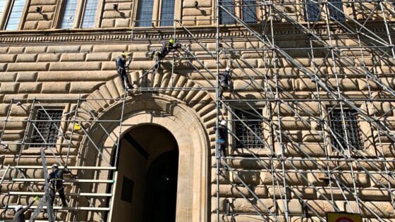 JR a Palazzo Strozzi con “La Ferita”