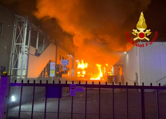 Incendio Bucine: stabilimento Valentino in fiamme, video testimonianza