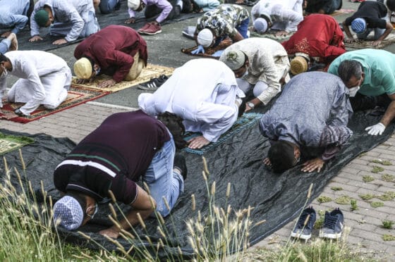 Firenze: festività Islam alle Casine e al Mandela, preghiera del venerdì alla palestra Valenti