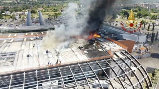 🎧 Danni gravi al Centro Commerciale di Ponte a Greve, Vanni: “Una cosa devastante, il punto di vendita non esiste più, è tutto distrutto”