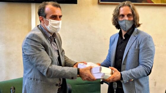 Italian Horse Protection, consegna 35mila firme per fermare carrozze nel centro storico di Firenze
