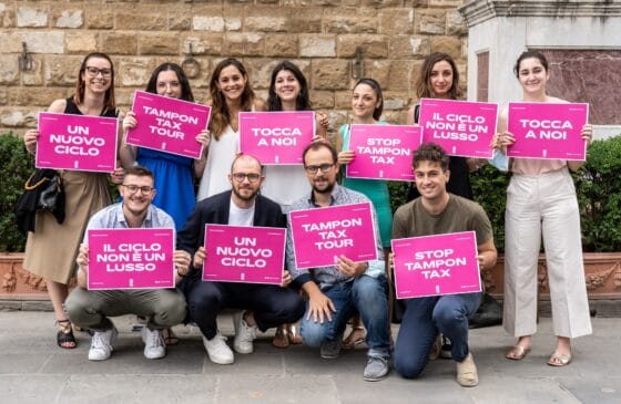 Firenze: ‘Tampon tax flash mob’ contro aumenti Iva su assorbenti in Manovra