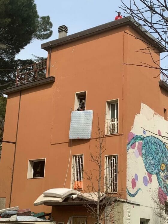🎧Firenze, sgombero di una palazzina in Viale Corsica: scoppia la protesta (Foto)