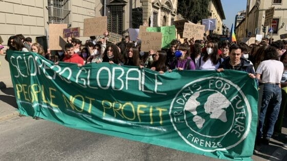 Fridays For Future, un migliaio in corteo per vie del centro di Firenze