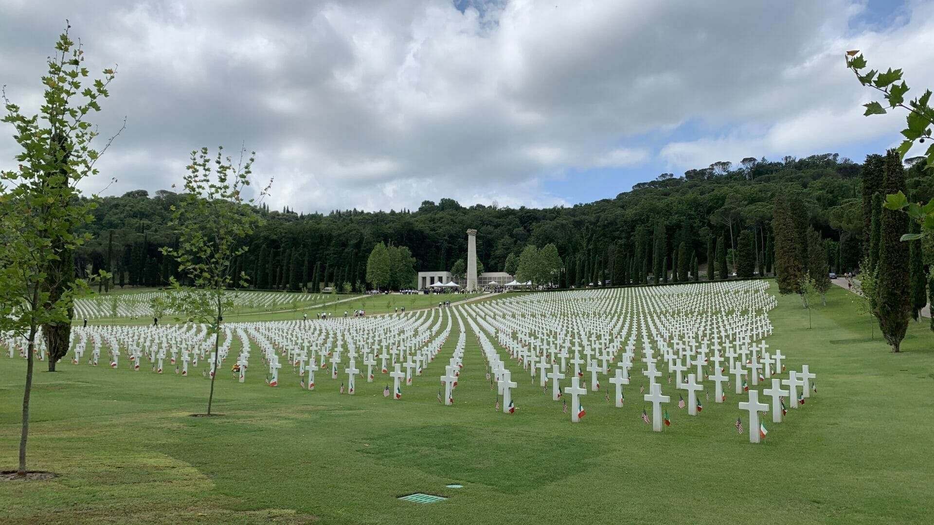 🎧 Memorial Day al Cimitero Militare Americano di Firenze