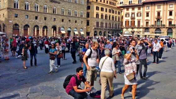Nardella sul commercio a Firenze: “amplieremo aree con vincoli alle merceologie nel centro storico”