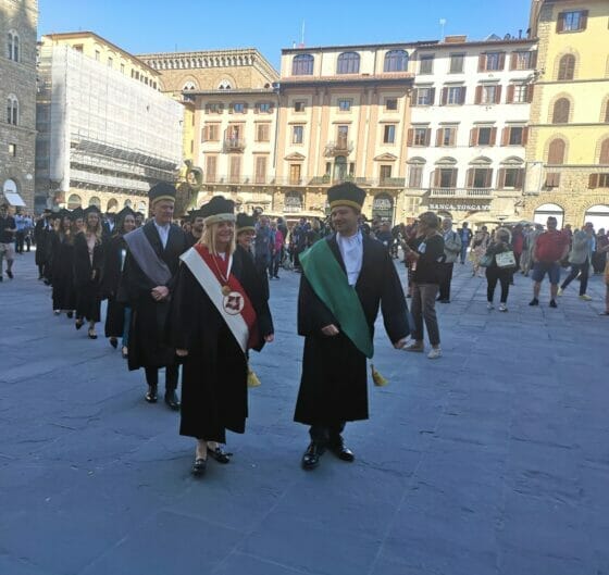 🎧 Università, Firenze: il corteo solenne dei dottorati sfila per le vie del centro