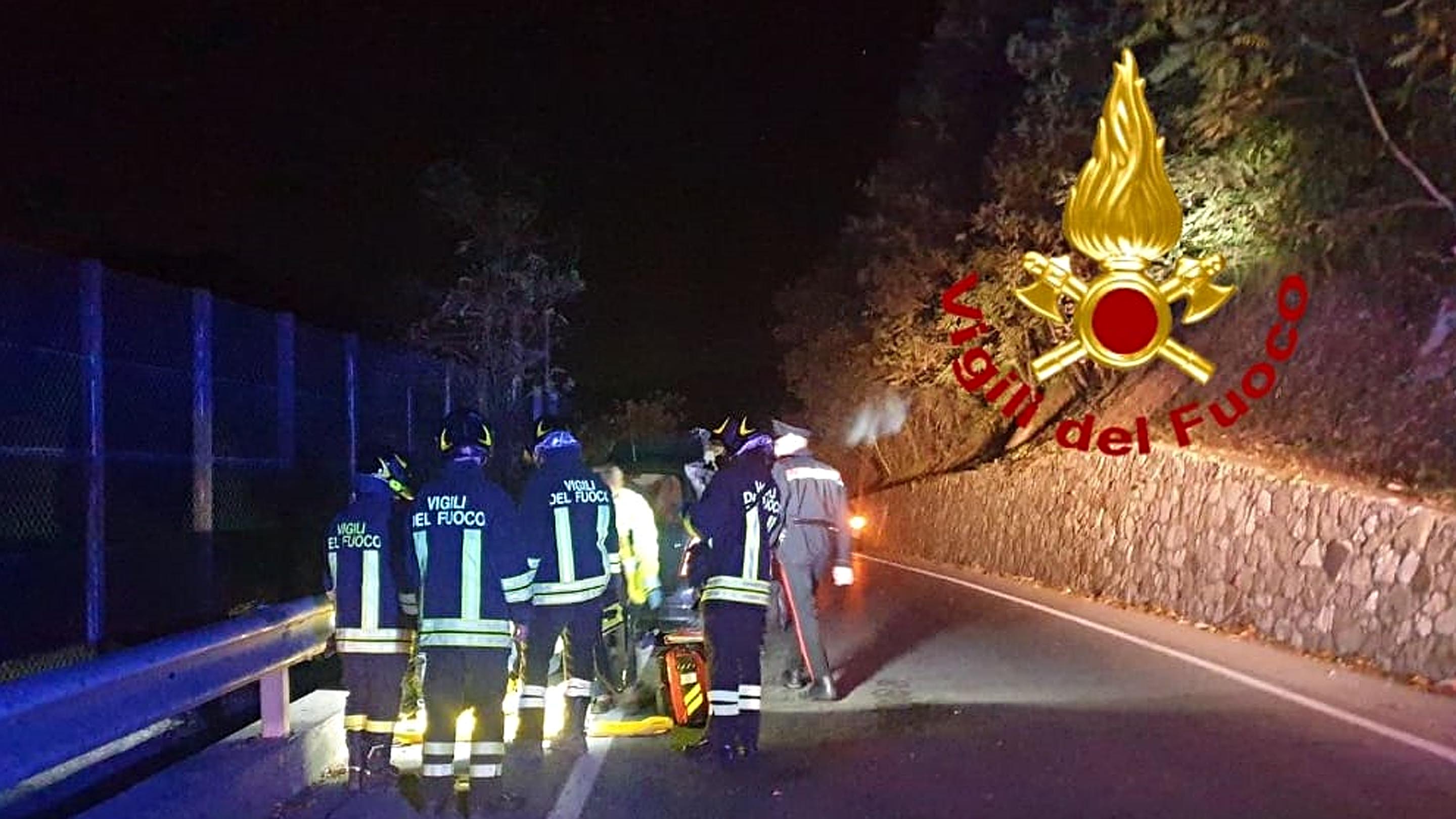 Auto fuori controllo, vicino al ‘Ponte del Diavolo’, muore un ragazzo e tre sono rimasti feriti