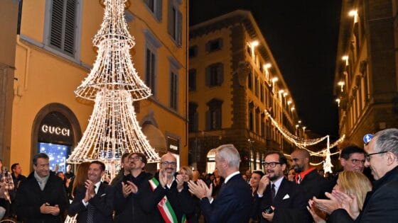 Accensione delle luminarie di Natale in via Tornabuoni a Firenze