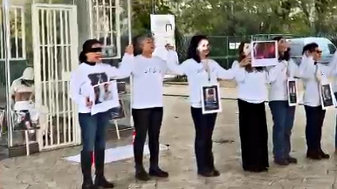 Iran, a Firenze flash mob per i diritti umani