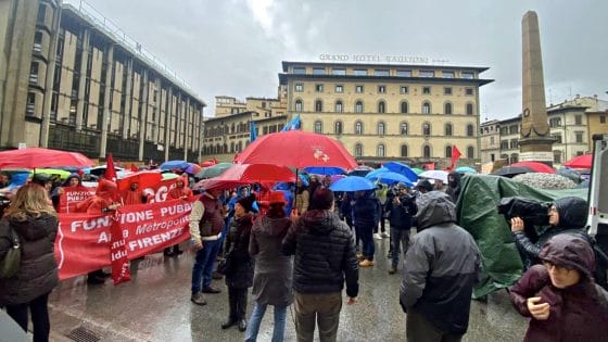 Sciopero generale: aumentano a 7000 le persone al corteo a Firenze